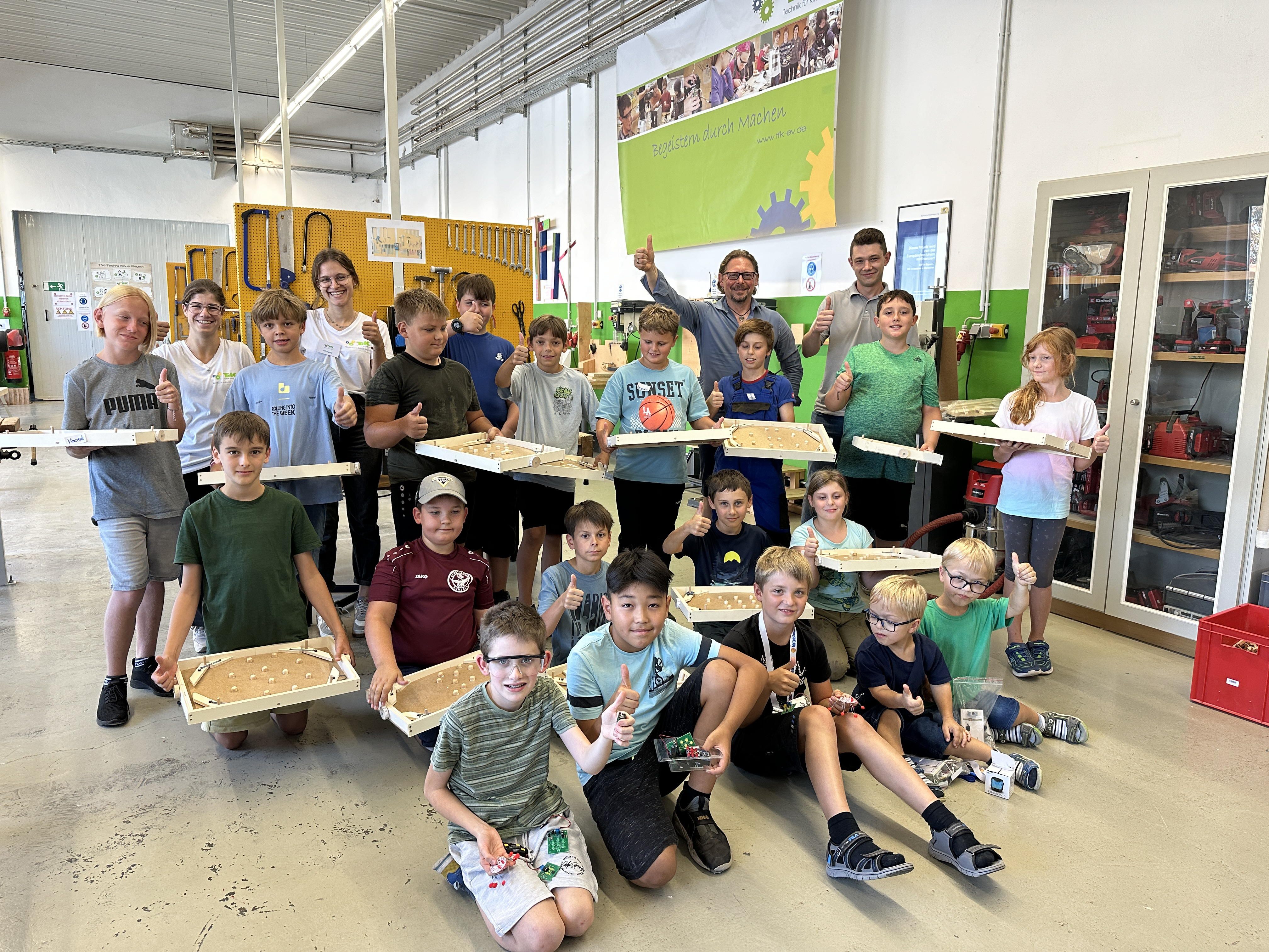 TECHNIKFERIEN – „Baue deinen eigenen Fußball-Flipper“ im Technikhaus Straubing